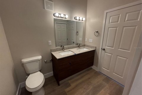 Condominio en venta en Orlando, Florida, 2 dormitorios, 83.61 m2 № 2157877 - foto 13