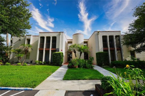 Condo in Altamonte Springs, Florida, 2 bedrooms  № 2215178 - photo 2