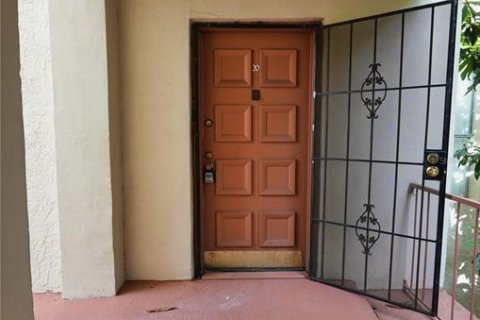 Condo in Altamonte Springs, Florida, 2 bedrooms  № 2215178 - photo 4