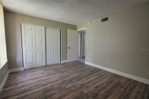 Condo in Altamonte Springs, Florida, 2 bedrooms  № 2215178 - photo 11