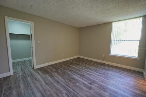 Condo in Altamonte Springs, Florida, 2 bedrooms  № 2215178 - photo 14