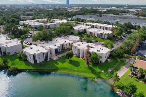 Condo in Altamonte Springs, Florida, 2 bedrooms № 2215178