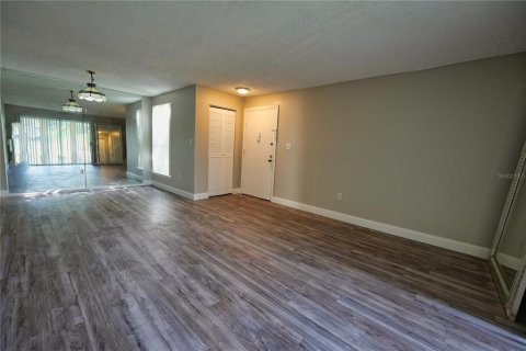 Condo in Altamonte Springs, Florida, 2 bedrooms  № 2215178 - photo 6