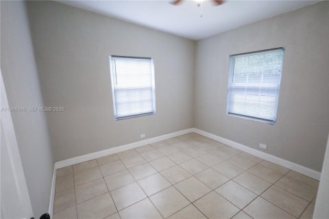 Villa ou maison à vendre à Miami Gardens, Floride: 3 chambres, 80.27 m2 № 2012434 - photo 10