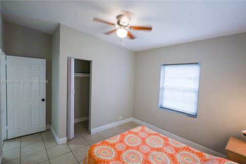 Villa ou maison à vendre à Miami Gardens, Floride: 3 chambres, 80.27 m2 № 2012434 - photo 13
