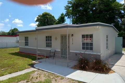 Casa en venta en Miami Gardens, Florida, 3 dormitorios, 80.27 m2 № 2012434 - foto 5