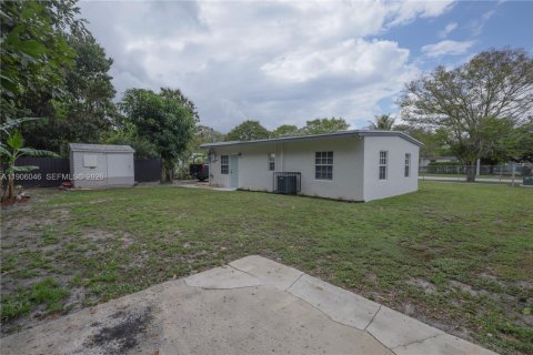 Villa ou maison à vendre à Miami Gardens, Floride: 3 chambres, 80.27 m2 № 2012434 - photo 18