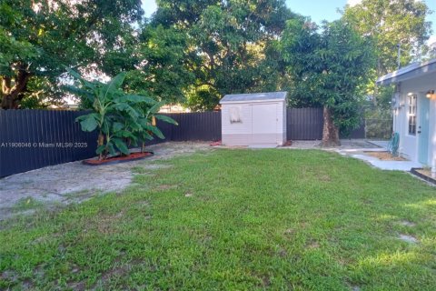 Casa en venta en Miami Gardens, Florida, 3 dormitorios, 80.27 m2 № 2012434 - foto 4