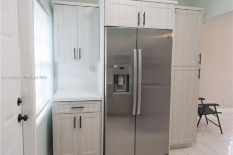 Villa ou maison à vendre à Miami Gardens, Floride: 3 chambres, 80.27 m2 № 2012434 - photo 6