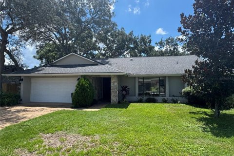 House in Palm Harbor, Florida 3 bedrooms, 190.82 sq.m. № 1893966 - photo 1