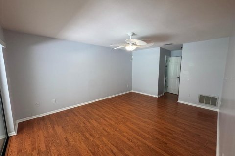 House in Palm Harbor, Florida 3 bedrooms, 190.82 sq.m. № 1893966 - photo 11