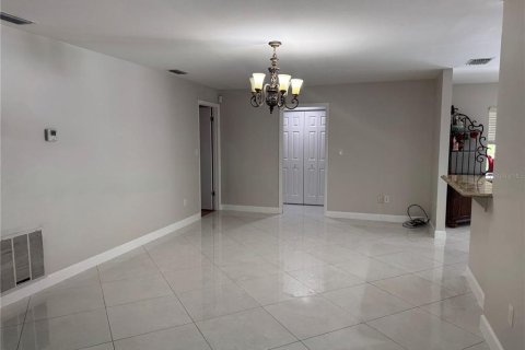House in Palm Harbor, Florida 3 bedrooms, 190.82 sq.m. № 1893966 - photo 20