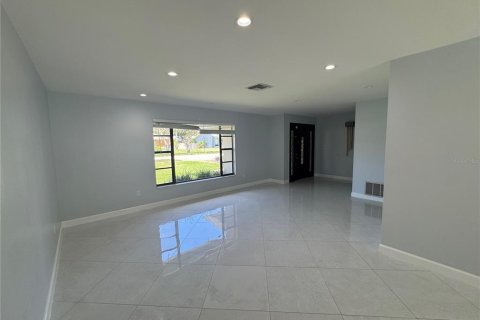 House in Palm Harbor, Florida 3 bedrooms, 190.82 sq.m. № 1893966 - photo 17