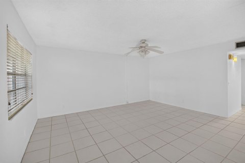 Condo in Delray Beach, Florida, 2 bedrooms  № 2154192 - photo 23