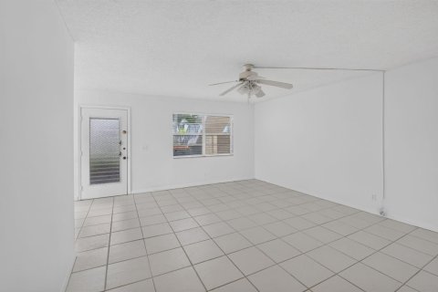Condominio en Delray Beach, Florida, 2 dormitorios  № 2154192