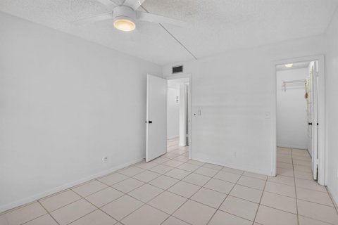 Condo in Delray Beach, Florida, 2 bedrooms  № 2154192 - photo 6