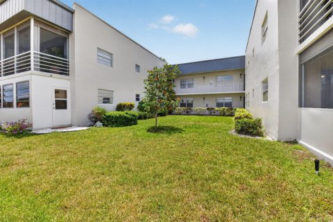 Condo in Delray Beach, Florida, 2 bedrooms  № 2154192 - photo 19