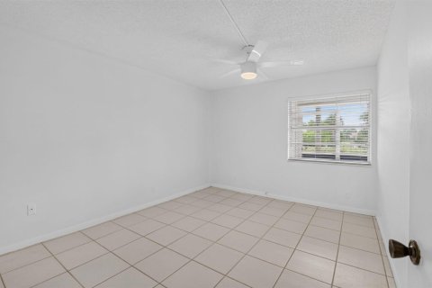 Condo in Delray Beach, Florida, 2 bedrooms  № 2154192 - photo 4