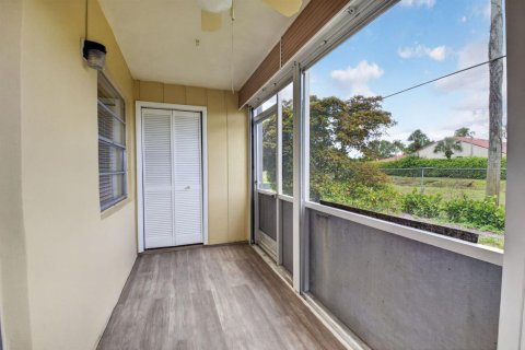 Condo in Delray Beach, Florida, 2 bedrooms  № 2154192 - photo 13