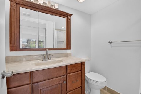 Condo in Delray Beach, Florida, 2 bedrooms  № 2154192 - photo 8