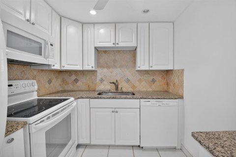 Condo in Delray Beach, Florida, 2 bedrooms  № 2154192 - photo 28