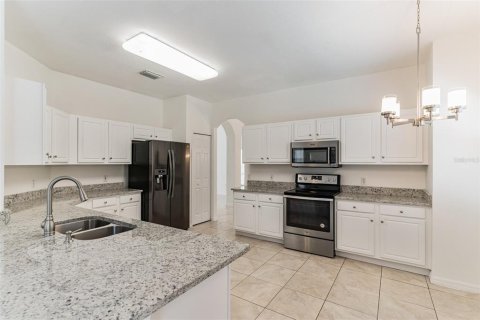 House in Kissimmee, Florida 5 bedrooms, 267.56 sq.m. № 1680298 - photo 12