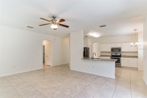 House in Kissimmee, Florida 5 bedrooms, 267.56 sq.m. № 1680298 - photo 10