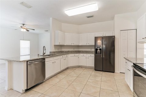 House in Kissimmee, Florida 5 bedrooms, 267.56 sq.m. № 1680298 - photo 13