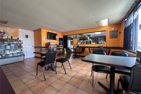 Propiedad comercial en venta en Orlando, Florida, 109.16 m2 № 2235187 - foto 2