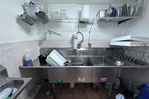 Propiedad comercial en venta en Orlando, Florida, 109.16 m2 № 2235187 - foto 6