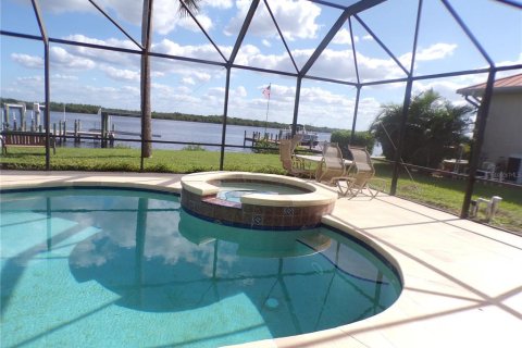 Villa ou maison à louer à Punta Gorda, Floride: 3 chambres, 162.58 m2 № 2431137 - photo 12