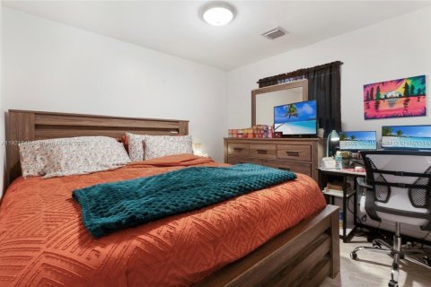 Casa en alquiler en Hallandale Beach, Florida, 3 dormitorios, 192.49 m2 № 1975759 - foto 7
