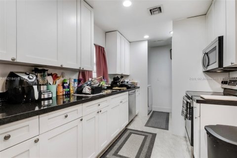 Casa en alquiler en Hallandale Beach, Florida, 3 dormitorios, 192.49 m2 № 1975759 - foto 4