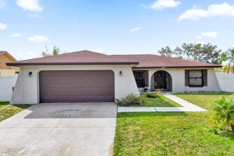Casa en Kissimmee, Florida 3 dormitorios, 127.46 m2 № 2381314