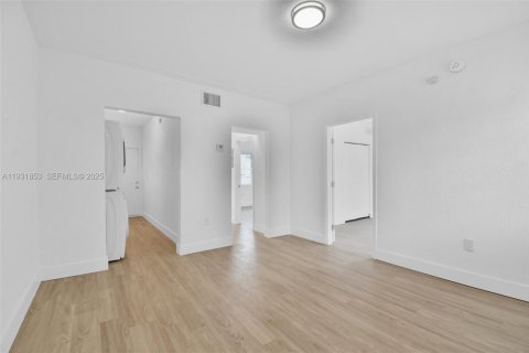 Appartement à louer à Miami Beach, Floride: 2 chambres, 74.32 m2 № 1990218 - photo 5