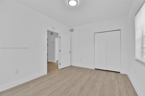 Appartement à louer à Miami Beach, Floride: 2 chambres, 74.32 m2 № 1990218 - photo 18