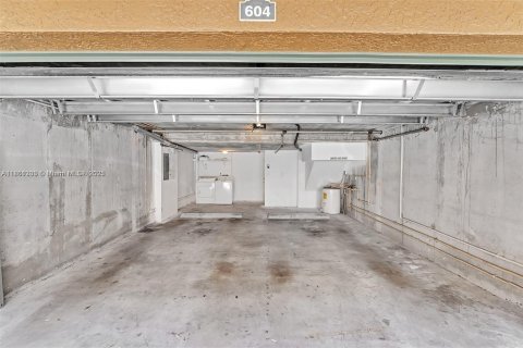 Townhouse in Aventura, Florida 2 bedrooms, 122.26 sq.m. № 1889353 - photo 7