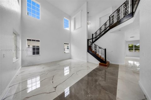 Купить виллу или дом в Мирамар, Флорида 4 спальни, 326.09м2, № 1991837 - фото 3