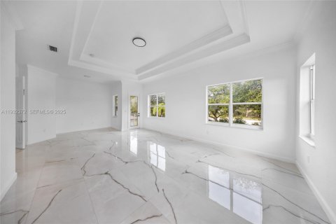 Купить виллу или дом в Мирамар, Флорида 4 спальни, 326.09м2, № 1991837 - фото 25