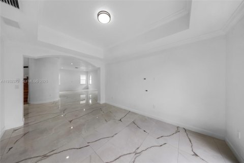 Купить виллу или дом в Мирамар, Флорида 4 спальни, 326.09м2, № 1991837 - фото 8