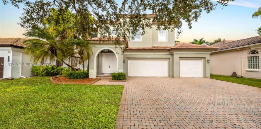 Дом в Мирамар, Флорида 4 спальни, 326.09м2 № 1991837