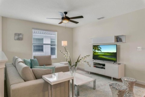 House in STOREY LAKE in Kissimmee, Florida 5 bedrooms, 286.23 sq.m. № 1666679 - photo 3