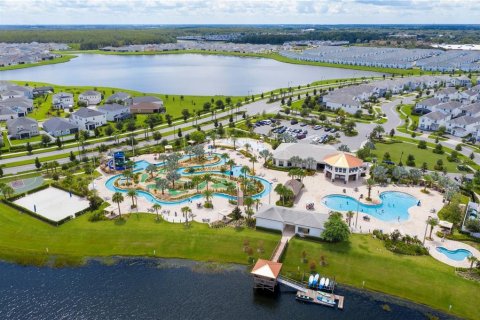 House in STOREY LAKE in Kissimmee, Florida 5 bedrooms, 286.23 sq.m. № 1666679 - photo 27