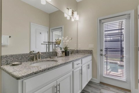 House in STOREY LAKE in Kissimmee, Florida 5 bedrooms, 286.23 sq.m. № 1666679 - photo 21