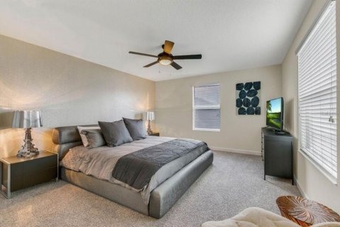 House in STOREY LAKE in Kissimmee, Florida 5 bedrooms, 286.23 sq.m. № 1666679 - photo 11