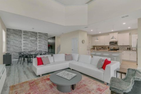 House in STOREY LAKE in Kissimmee, Florida 5 bedrooms, 286.23 sq.m. № 1666679 - photo 5
