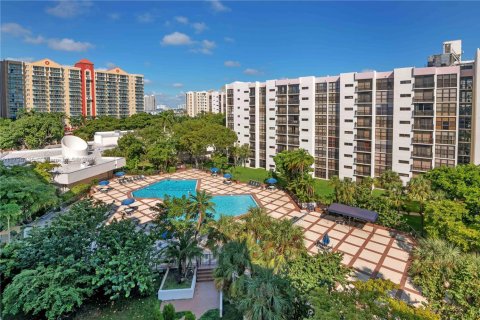 Condo in Sunny Isles Beach, Florida, 2 bedrooms  № 1752625 - photo 4