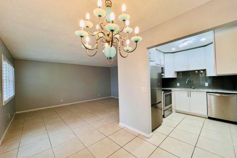 Condo in West Palm Beach, Florida, 2 bedrooms № 2175766