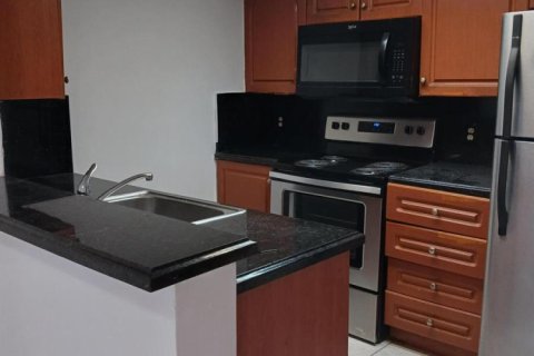 Condo in Coral Springs, Florida, 2 bedrooms  № 2088314 - photo 2