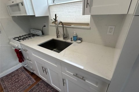 Copropriété à louer à Coral Gables, Floride: 1 chambre, 57.6 m2 № 2385001 - photo 3